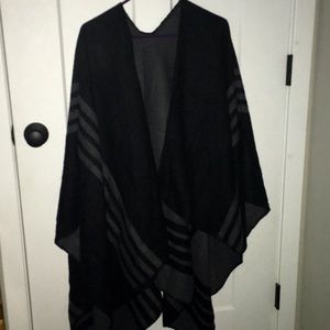BB Dakota Reversible Poncho